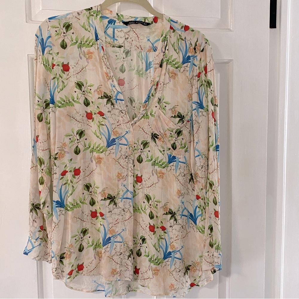 Beautiful Zara Woman Floral Deep V Blouse Size M